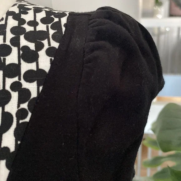 Canadian Designed Dress - Picture 3 of 6